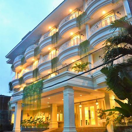 Amalfi Hotel Seminyak Dış mekan fotoğraf